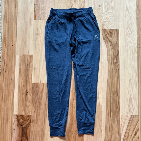 Reebok women’s knit joggers-Excellent like new condition! - Picture 2 of 6